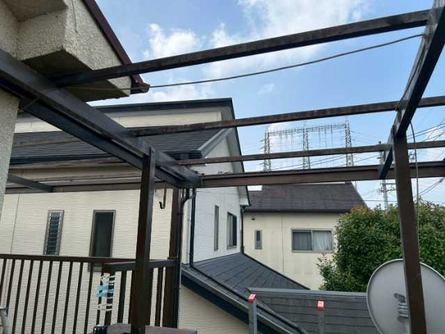 波板撤去後の骨組み